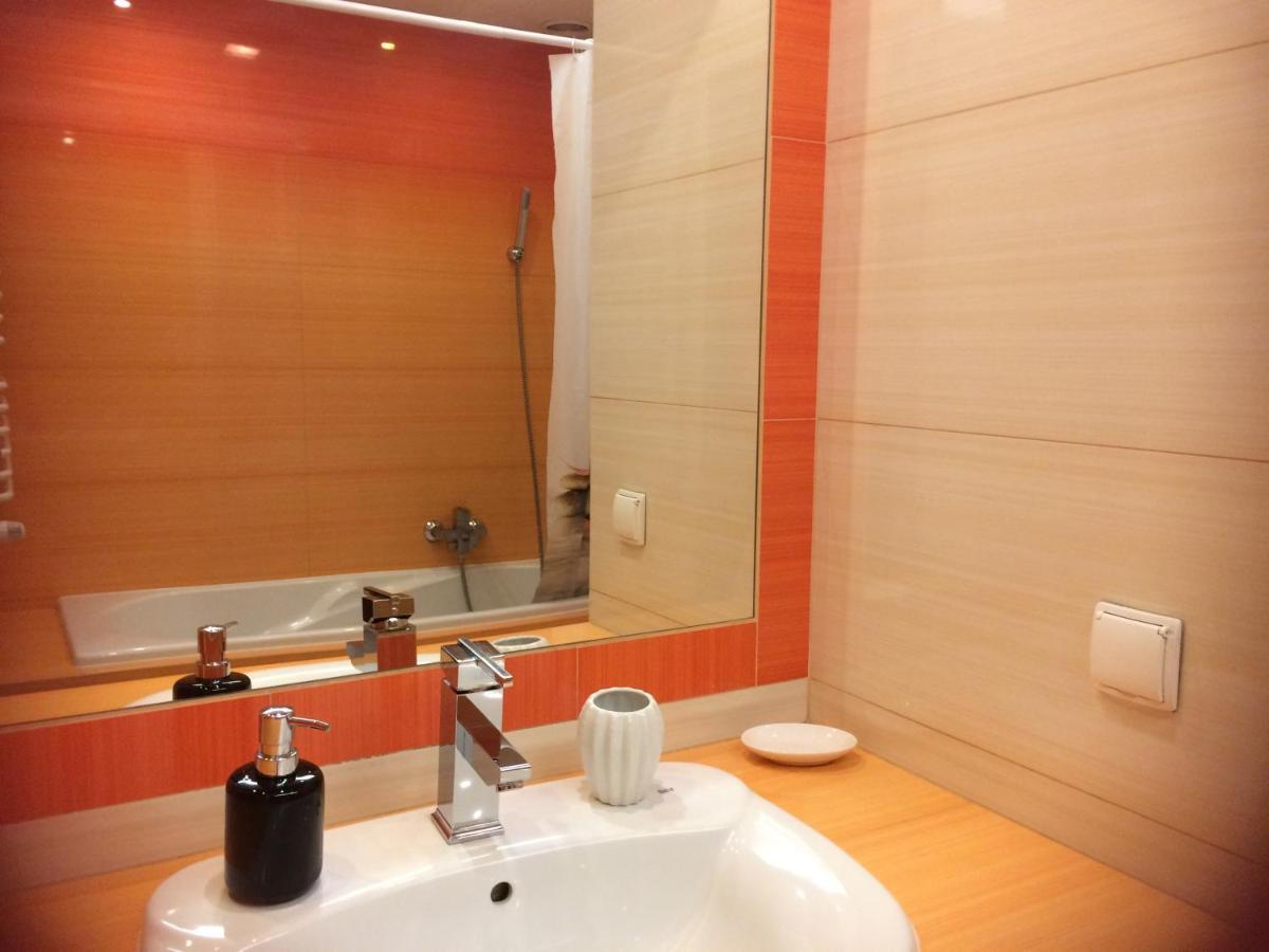 キェルツェApartament "Cleopatra" Z Garazem Podziemnym, Faktury Vatアパートメント エクステリア 写真