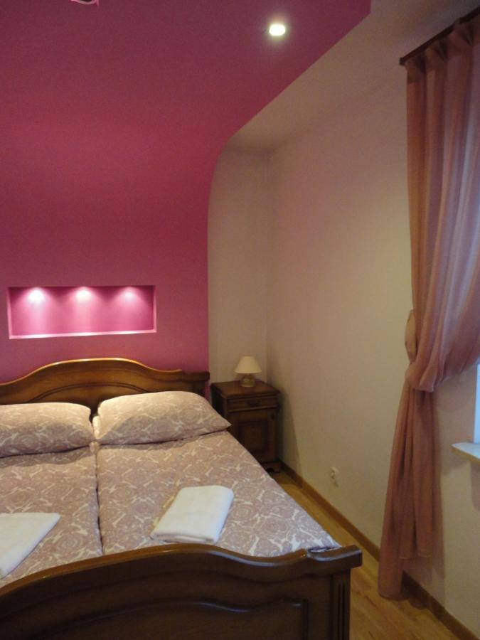 キェルツェApartament "Cleopatra" Z Garazem Podziemnym, Faktury Vatアパートメント エクステリア 写真