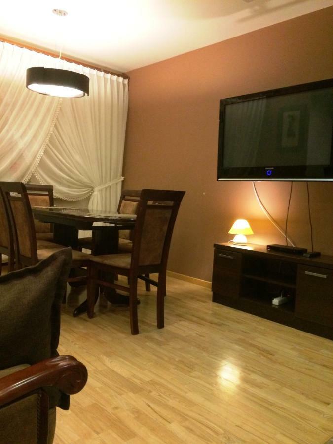 キェルツェApartament "Cleopatra" Z Garazem Podziemnym, Faktury Vatアパートメント エクステリア 写真