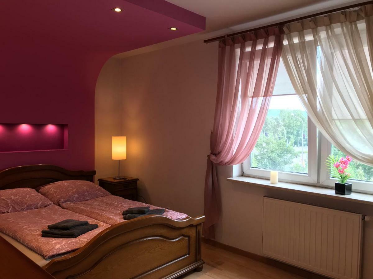 キェルツェApartament "Cleopatra" Z Garazem Podziemnym, Faktury Vatアパートメント エクステリア 写真